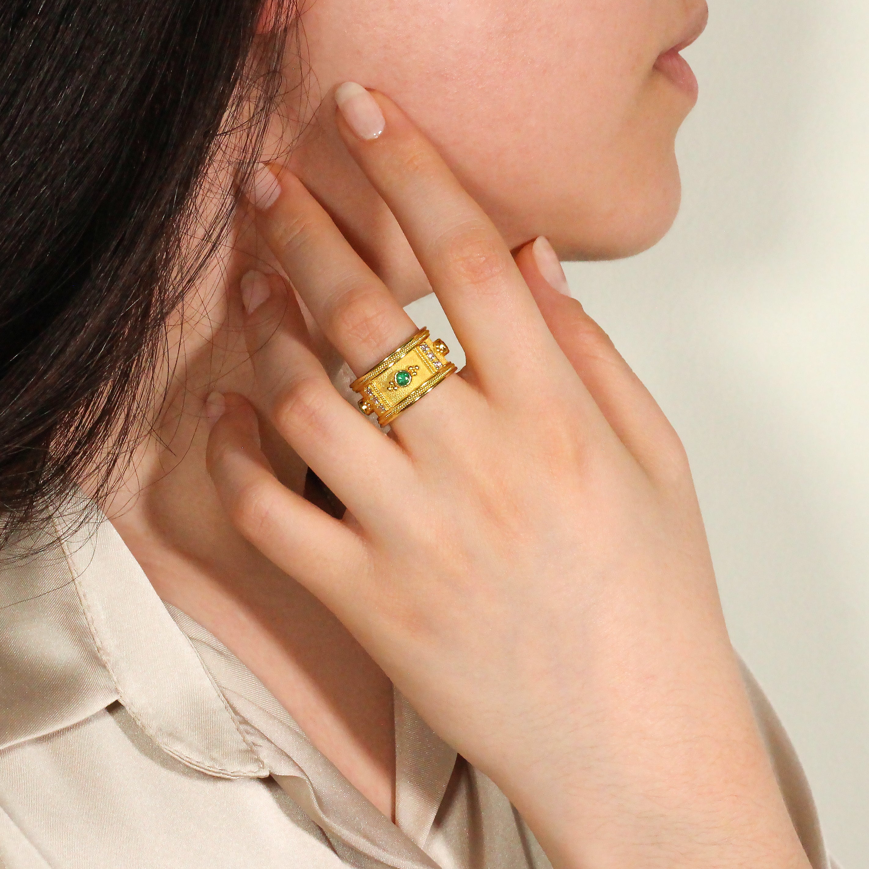 Gold Ring with Emeralds and Brilliance Odysseus Jewelry