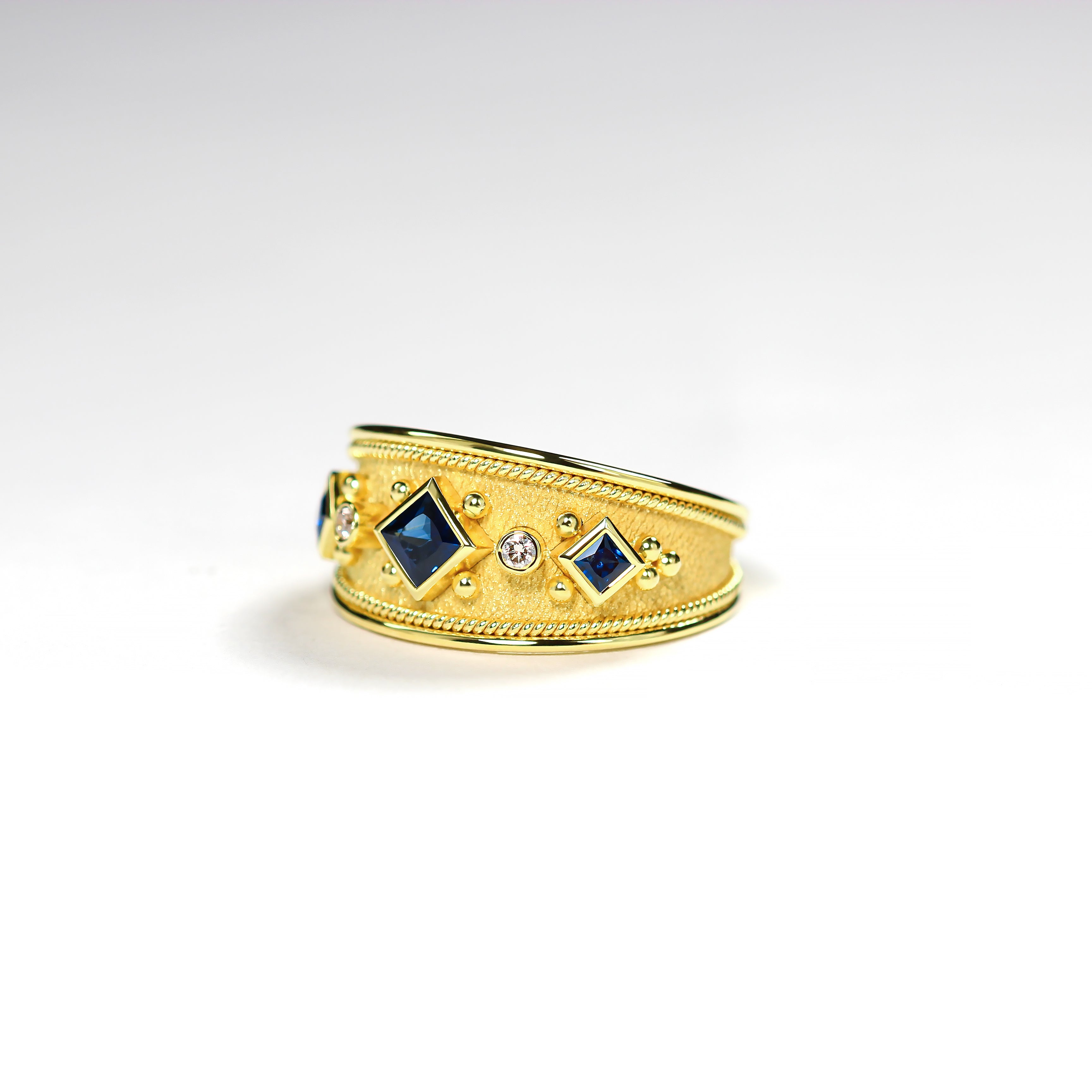 Sapphire Gold Ring with Diamonds Odysseus Jewelry