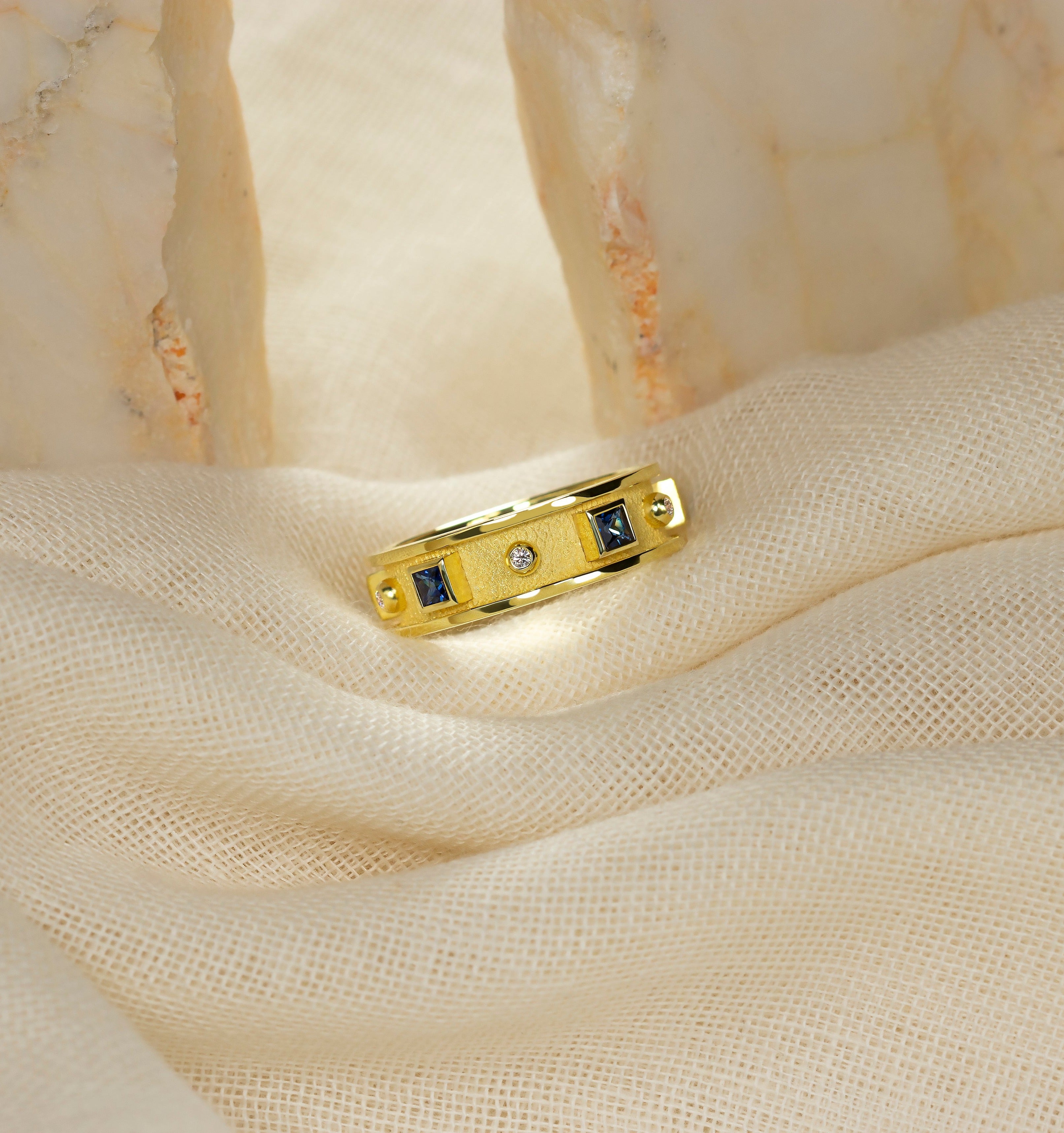 Sapphire Gold Ring with Brilliants Odysseus Jewelry
