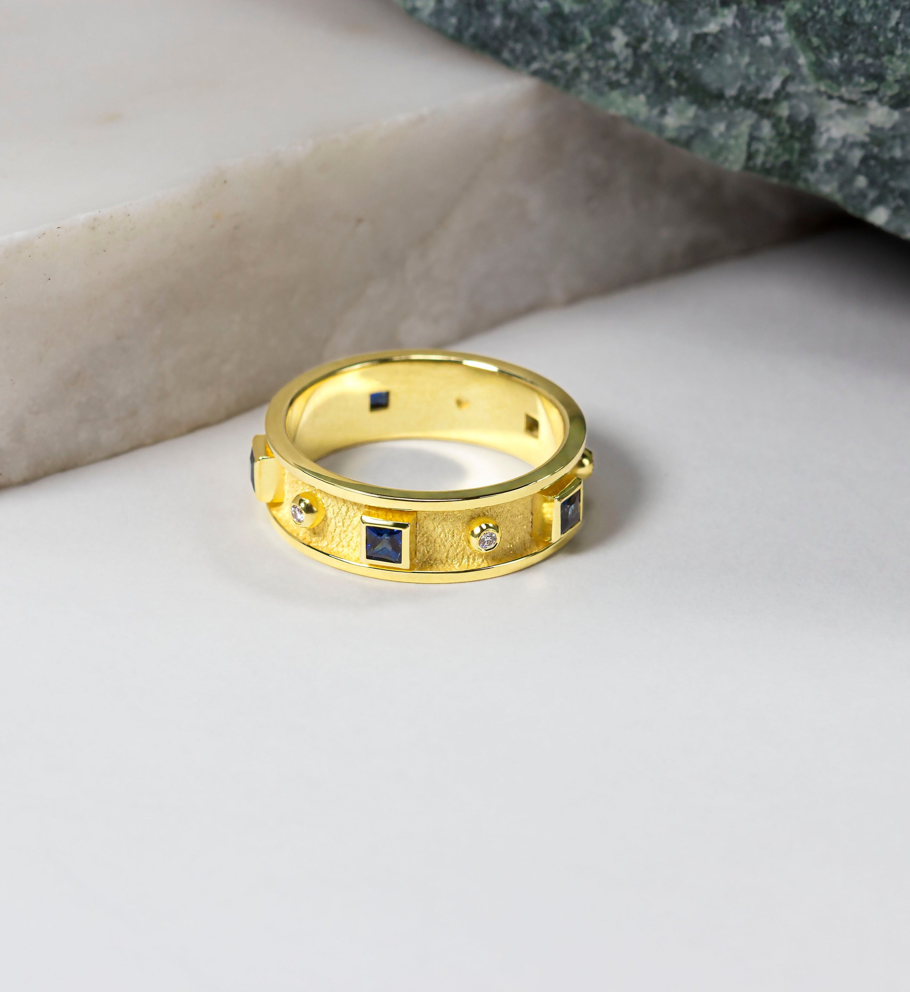 Sapphire Gold Ring with Brilliants Odysseus Jewelry