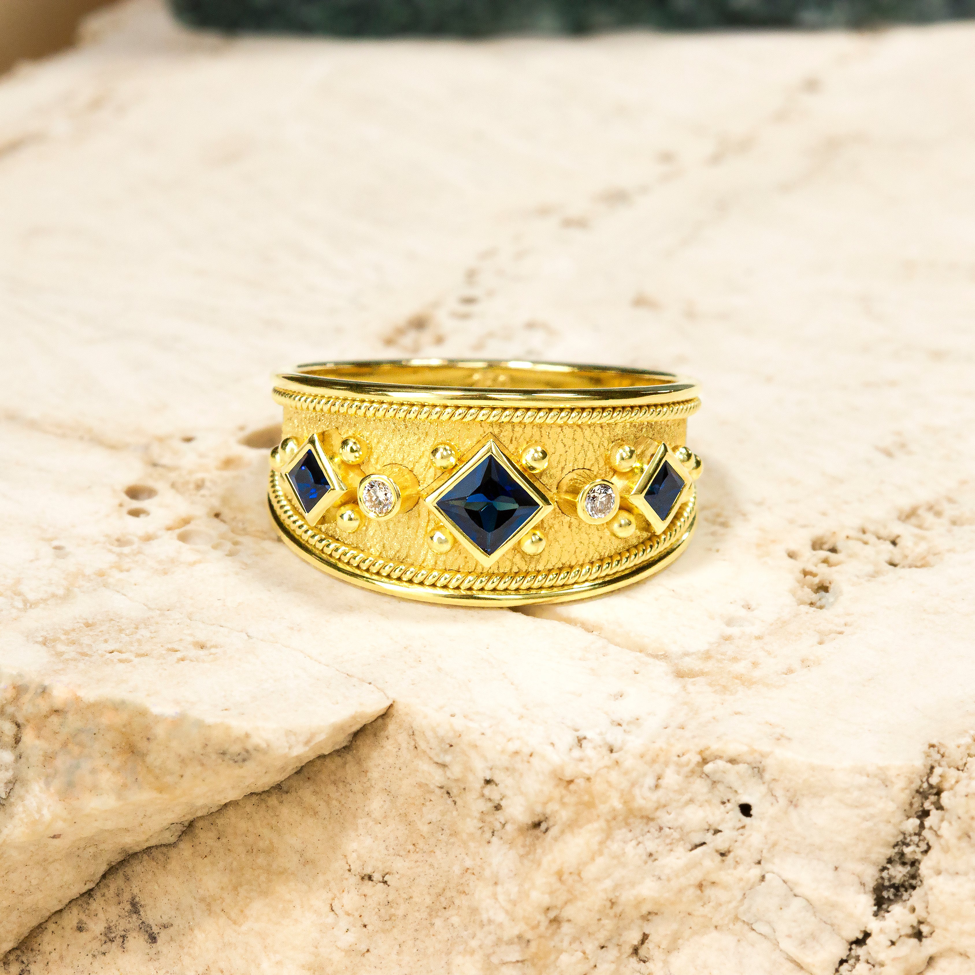 Sapphire Gold Ring with Diamonds Odysseus Jewelry